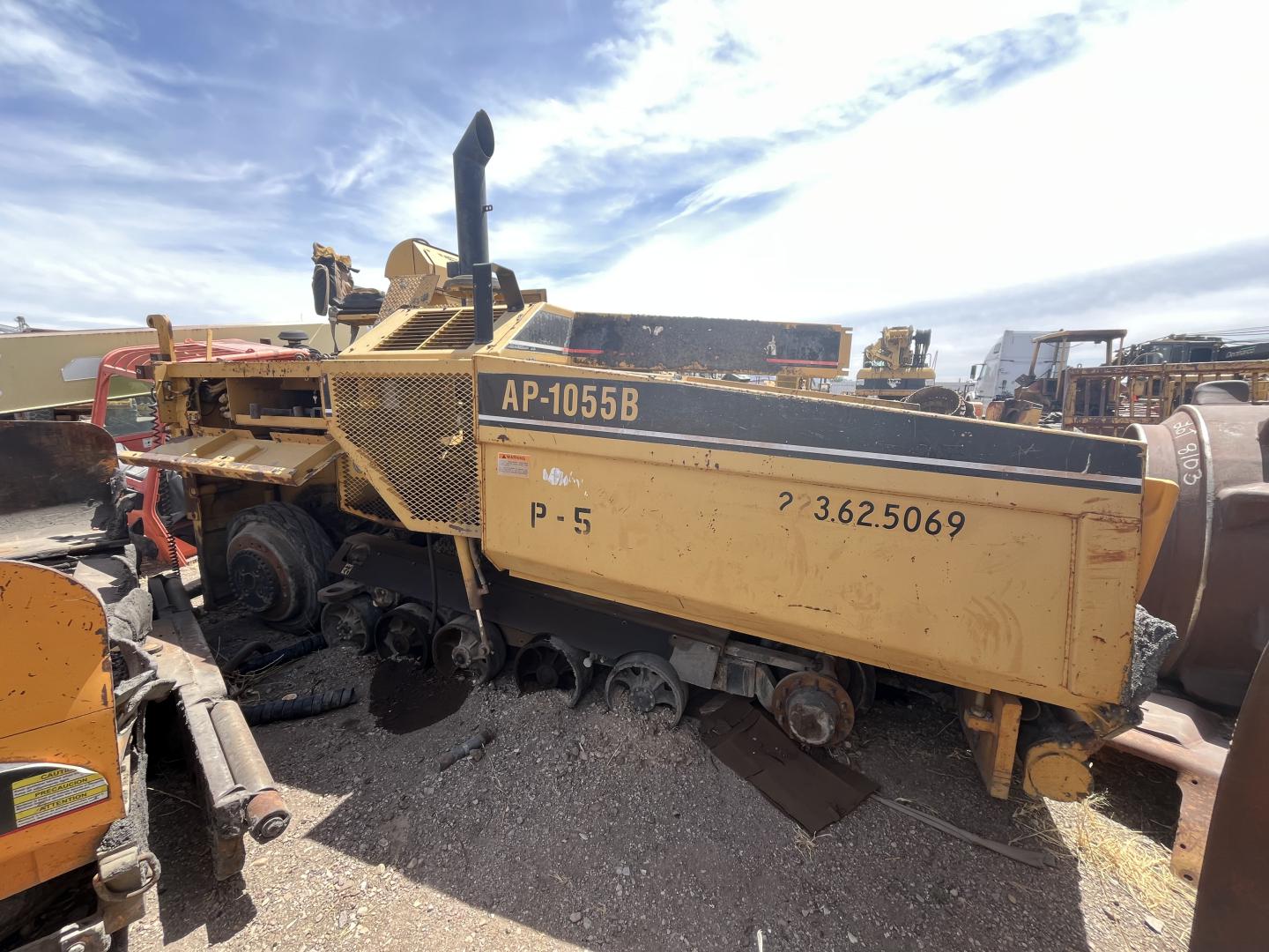 ./imagenes/INVOICE/2019/16430/PAVIMENTADORA CATERPILLAR AP-1055B PARA REFACCIONES (1).JPG
